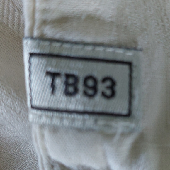 Tommy Bahama Polo Shirt XL Mens White 100% Silk TB93 Reverse Logo Graphic Print - Picture 6 of 13